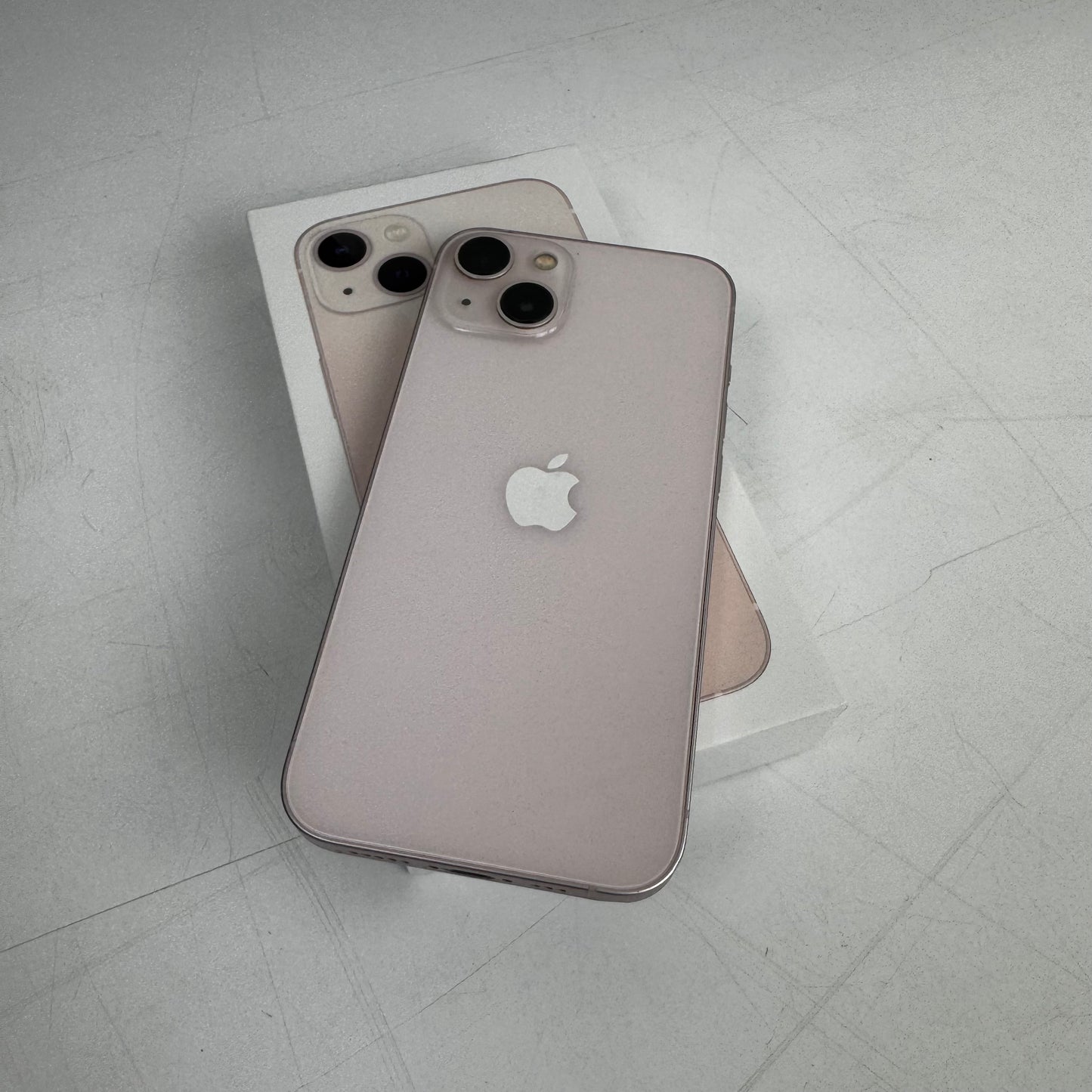 iPhone 13 128GB roze A2633 – refurbished smartphone