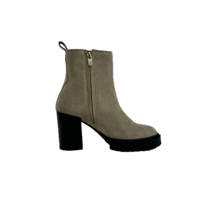 Naomi 03.04 lichtbruin