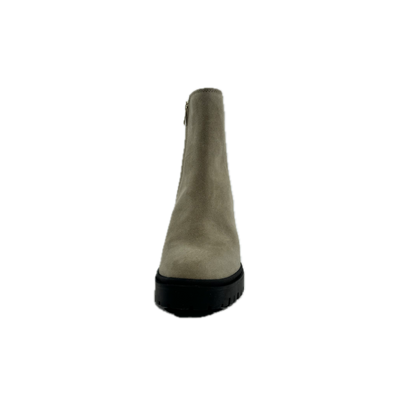 Naomi 03.04 lichtbruin