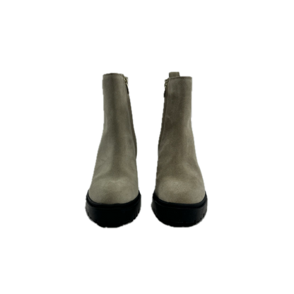 Naomi 03.04 lichtbruin