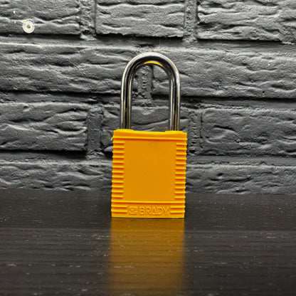 Brady Weerbestendig Nylon & Stalen Veiligheidsslot – Maximale bescherming in elke omgeving