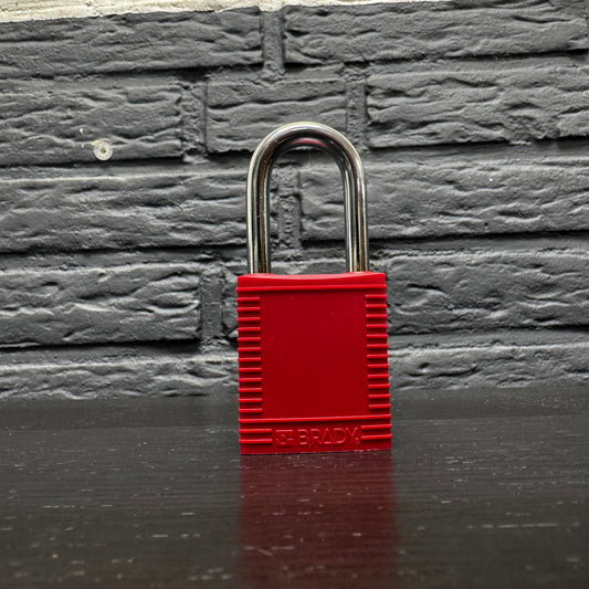 Brady Weerbestendig Nylon & Stalen Veiligheidsslot – Maximale bescherming in elke omgeving