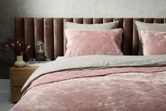 SleepMed Luxe Bedsprei Velvet 240x220cm - Incl 2 kussenslopen - Polyester - Roze