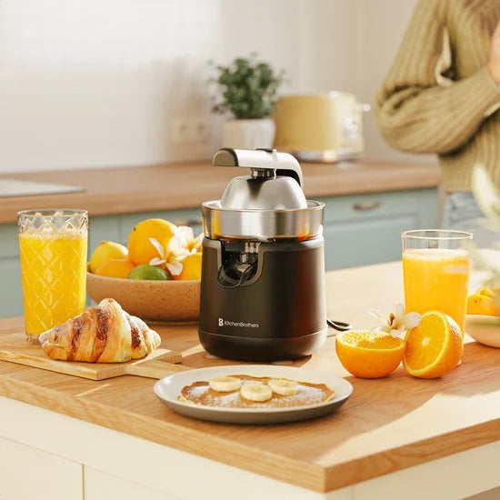 KitchenBrothers Citruspers - Elektrische Sinaasappelpers en Citroenpers - Met Uitloop en Pershendel - Compact - 0.35L - Zwart